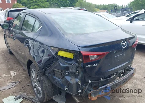 2018 Mazda Mazda3 Touring из США, поврежденный, VIN 3MZBN1V39JM188452